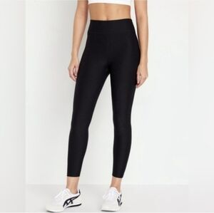 Old Navy Extra High-Waisted Cloud+ 7/8 Leggings In Black (L) NWT!